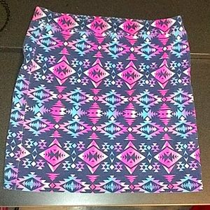 Patterned skirt size 11-13 L/G